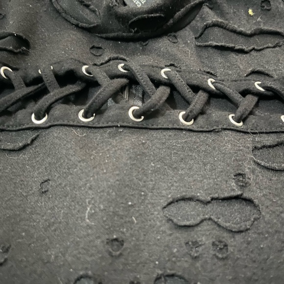 Killstar Cold-Shoulder Crop Top - Picture 2 of 5